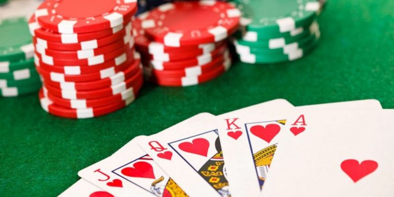 Cách chơi bài Poker hiệu quả được chia sẻ từ cao thủ